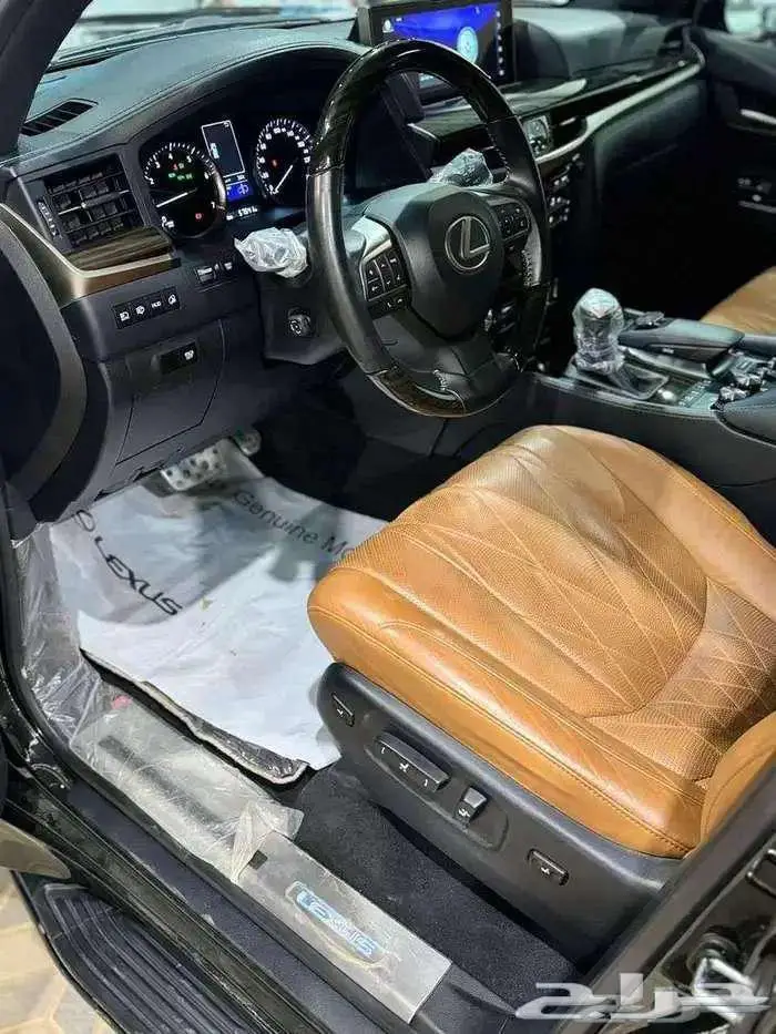 لكزس بلاك اديشن 2021 12