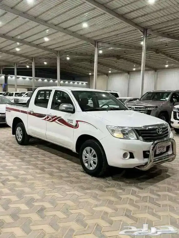 تويوتا هايلوكس 2013 نظيف جدا 2