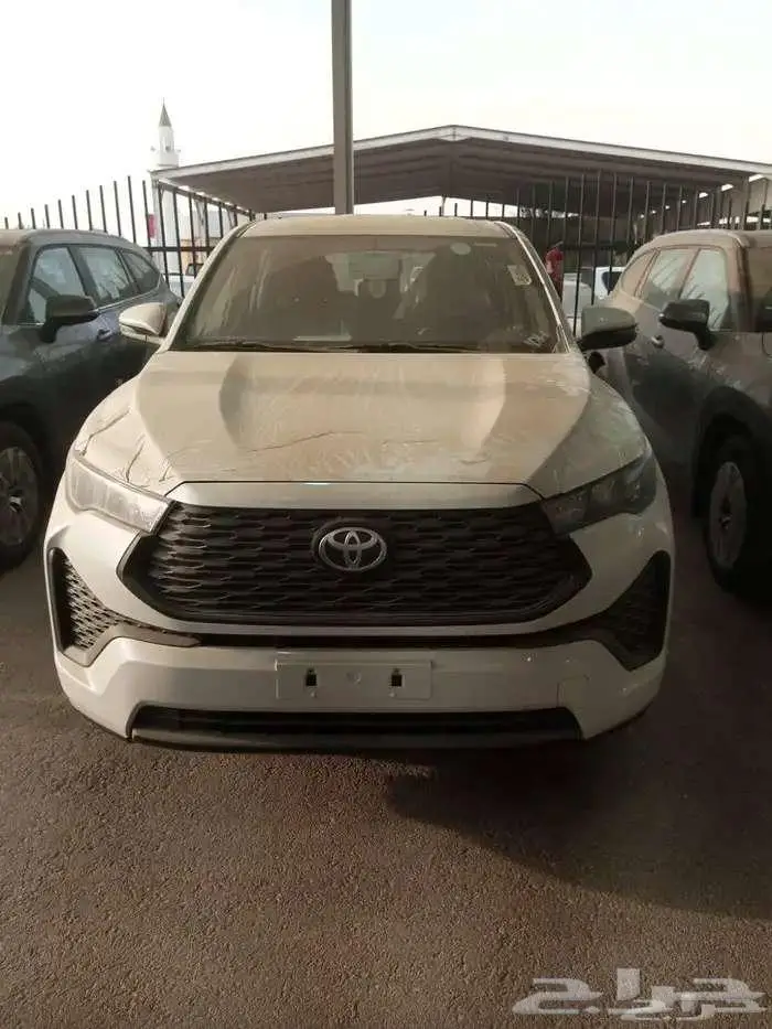 تويوتا انوفا ستاندر بنزين 2026 4