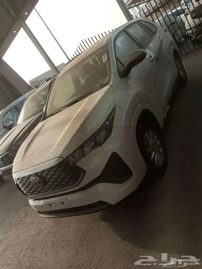 تويوتا انوفا ستاندر بنزين 2026 6