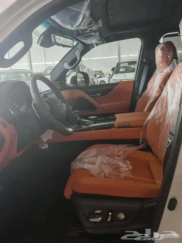لكزس LX600 VIP 2025 أبيض خليجي الممشي 1800 كم 10