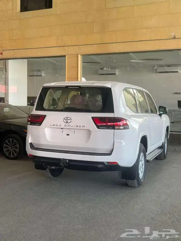 لاندكروزر GXR هدد خليجي تنفس طبيعي 2025 متوفر لدى الحسن 2