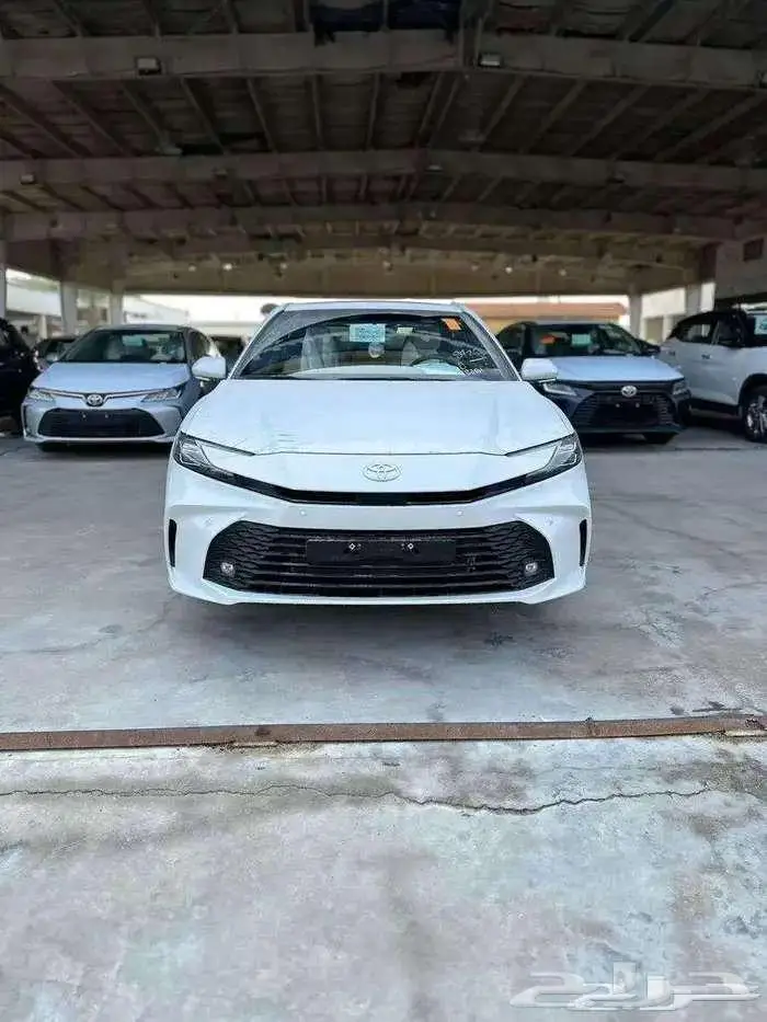 تويوتا كامرى LE بنزين موديل 2025 3