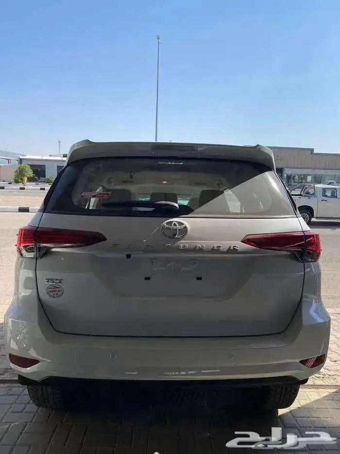 تويوتا فورتشنر بنزين 2025 دبل كاش و اقسلط 4