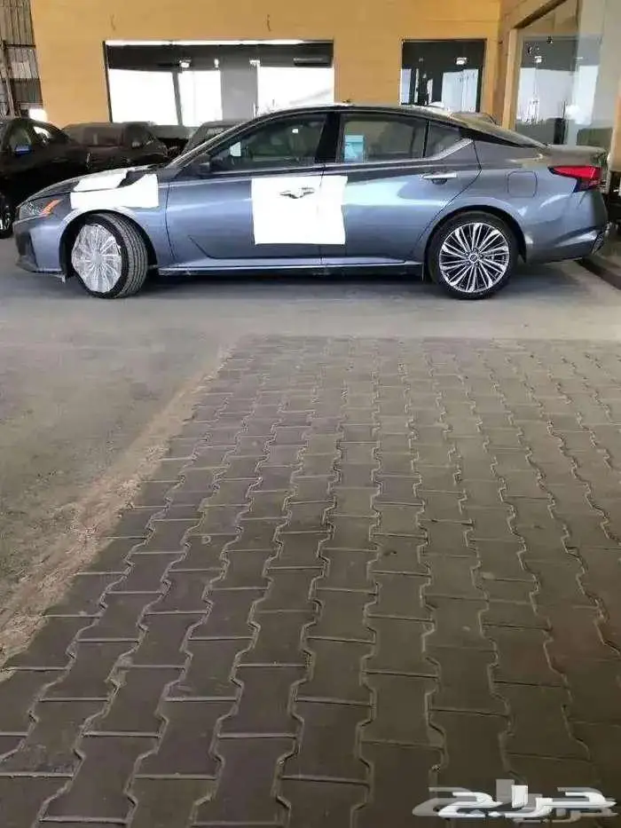 نيسان التيما نص فل SV موديل 2025 متوفر لدى الحسن 1