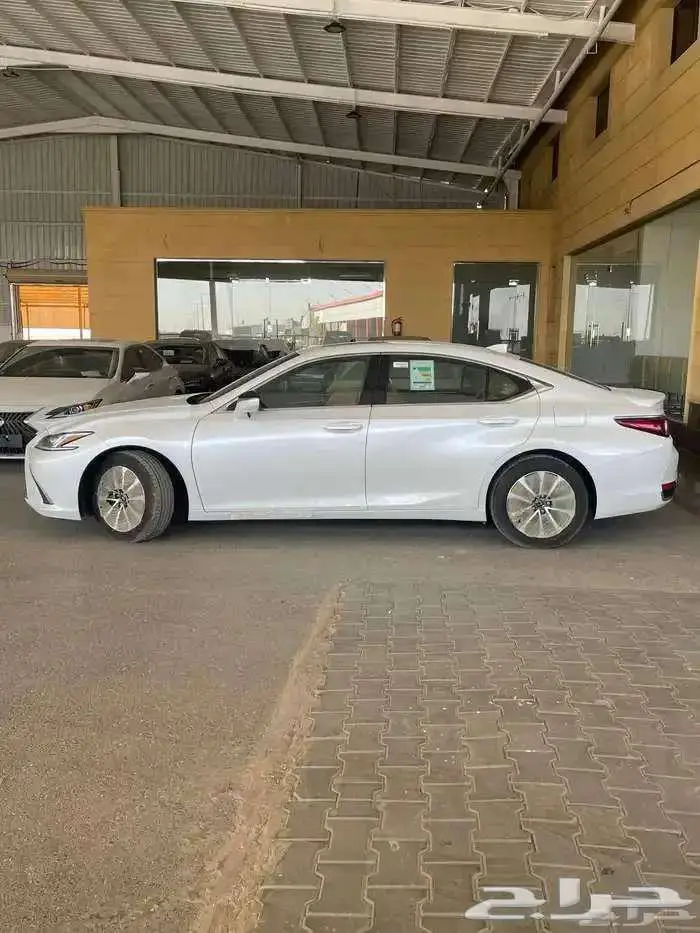 لكزس ES 300 فئة AH هايبرد خليجي 2025 متوفر الحسن 1