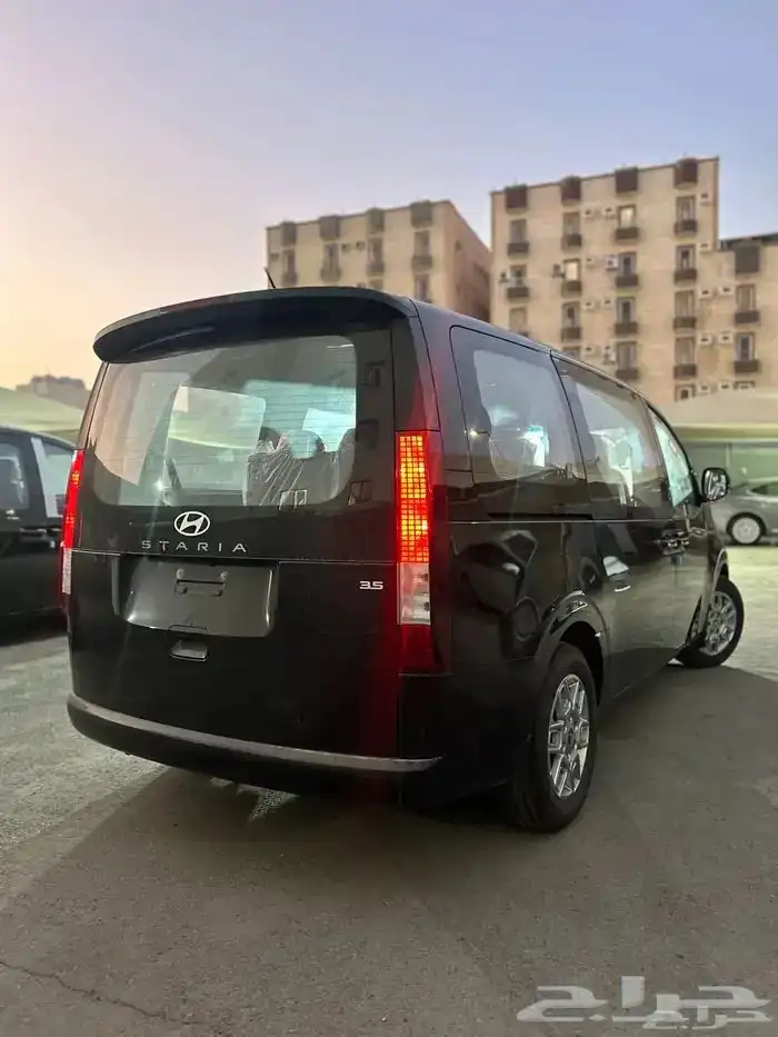 ستاريا بنزين 9 ركاب 2026 3