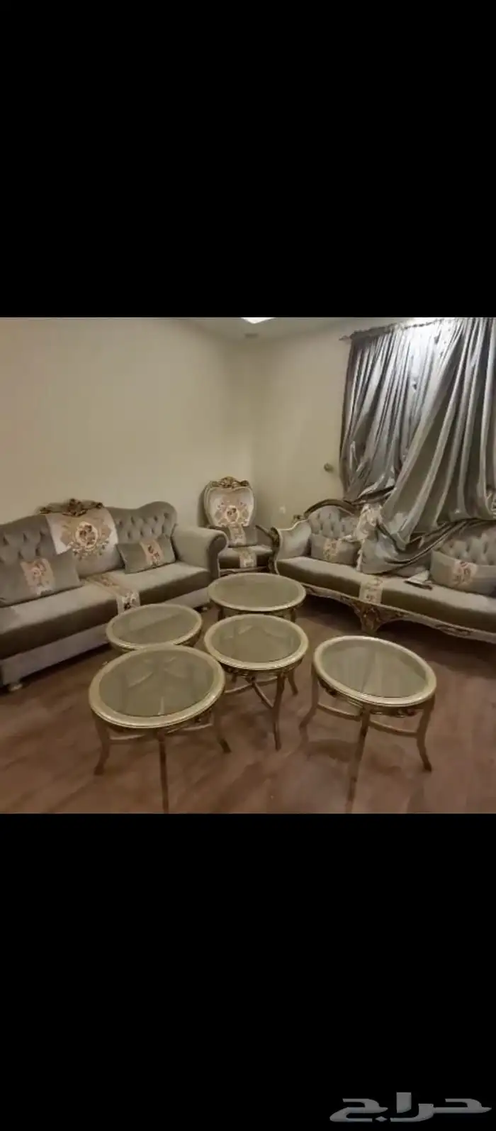 كنب ملكي نظيف جدا للبيع 4