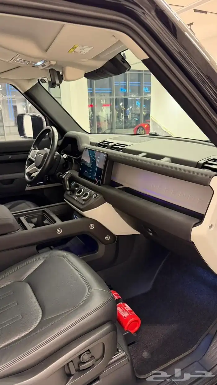 Land Rover Defender SE 90 7