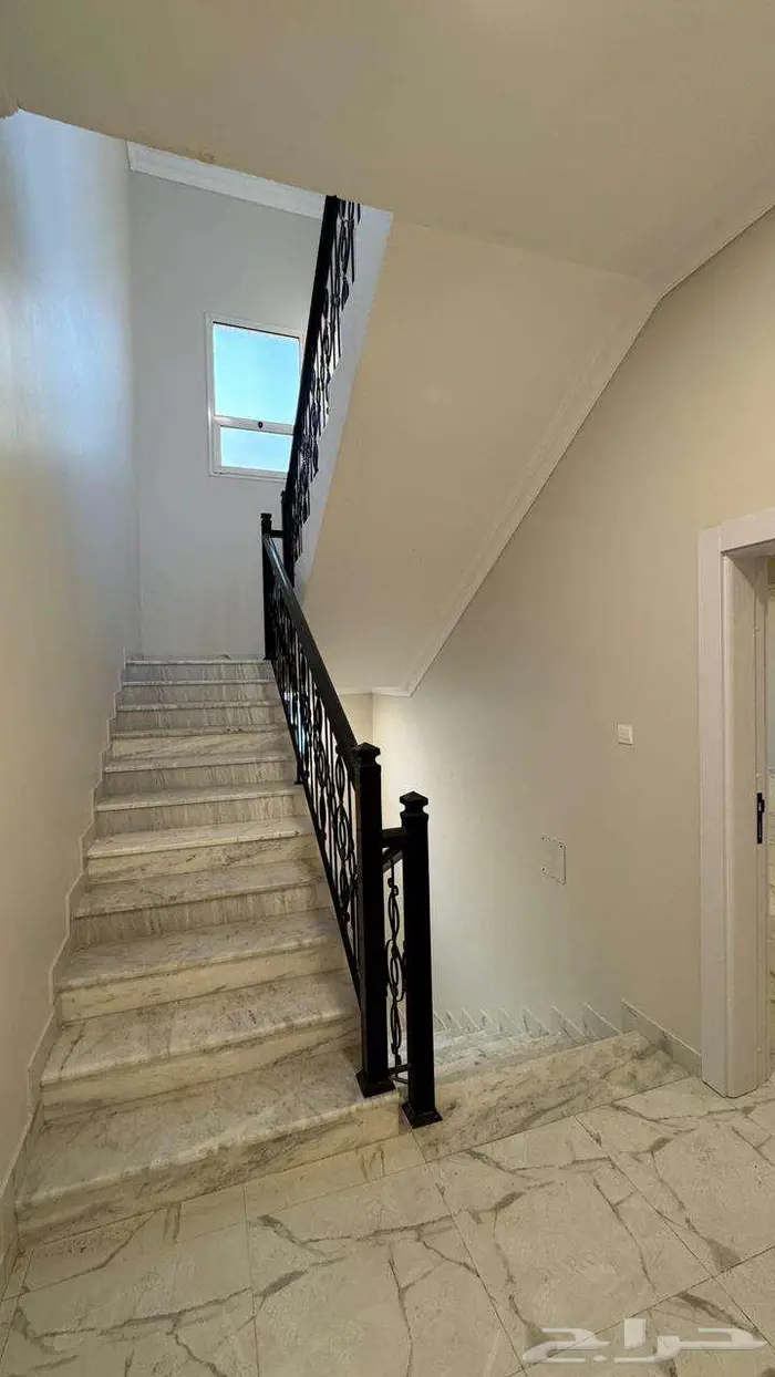 دور و3 شقق للبيع الخبر -الجسر 8