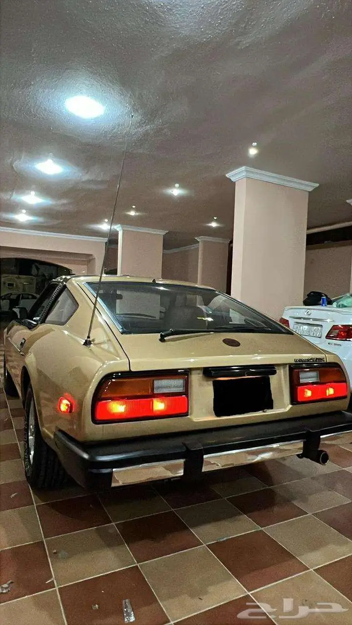 للبيع نيسان 280zx زد 1980بحالة الوكالة الفئه العاشرة 10 10
