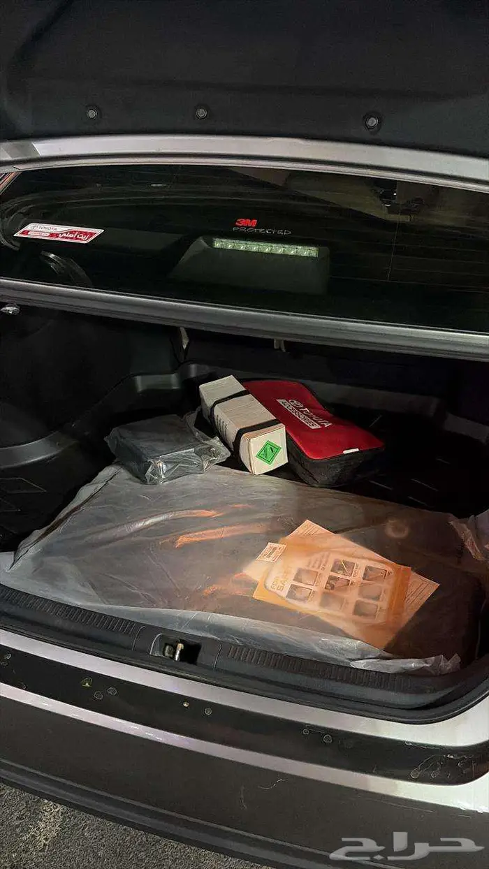 تويوتا كامري LE هايبرد بانوراما 2025 سعودي لون تيتانيوم 9