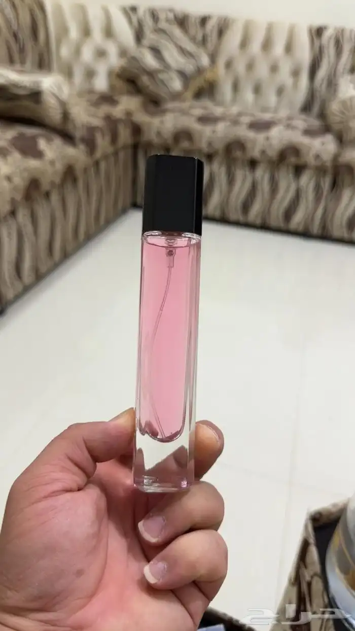 مطلوب قزاز عطر فارغه نفس الصورة تواصل مع الرق واتس 0