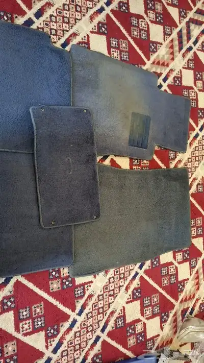 فرشات ودعسات أرضية مرسيدس 126 موديل 1990 index