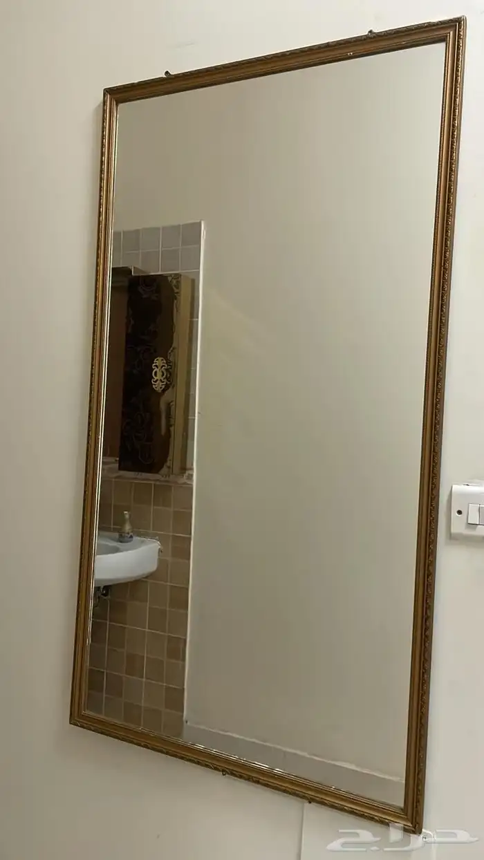 طاوله خدمه ومرايه مانختلف بالسعر 1