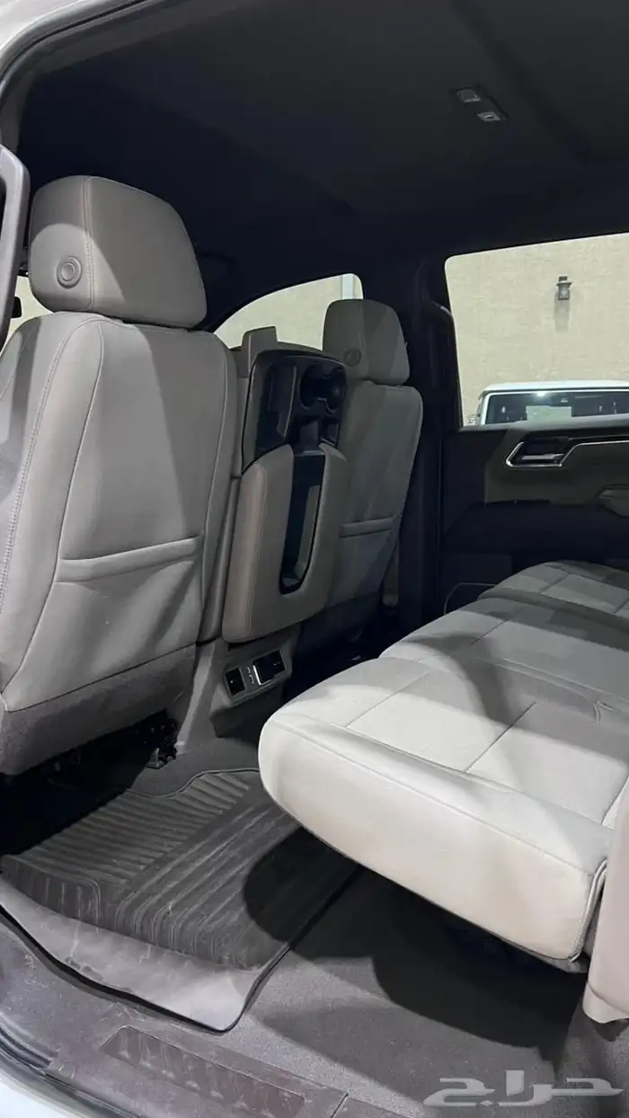 شيفروليه سيلفرادو موديل 2023 10