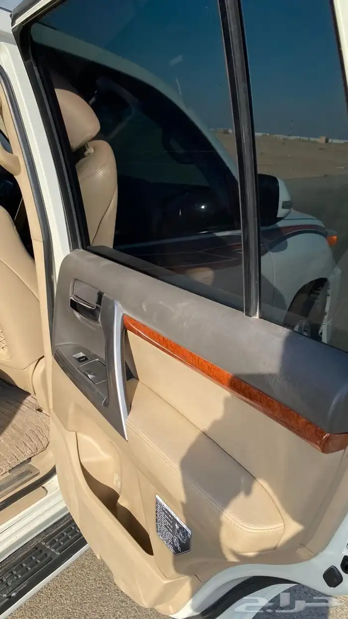 لاندكروزر في اكس ار موديل 2015 22