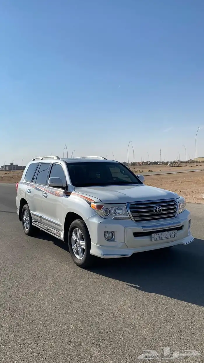 لاندكروزر في اكس ار موديل 2015 26