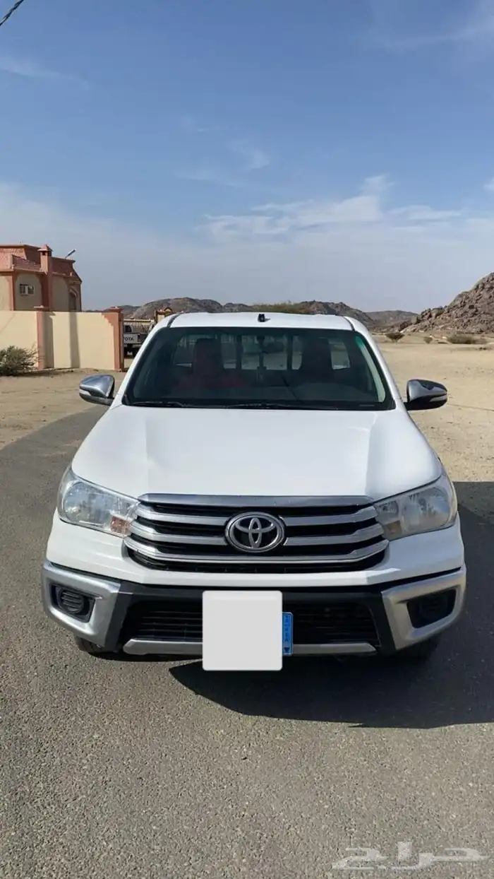 هايلكس 2016 غماره فيها كبوت خارجي و رفرف خارجي 2