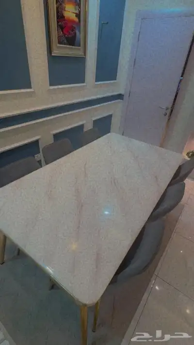 للبيع كنب صاله مع طاولة خدمه وطاوله طعام 8 كراسي index