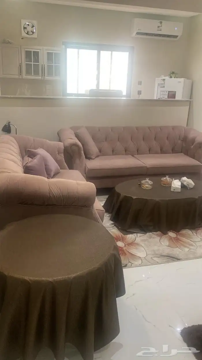 شقة بحي العقيق مؤثثة 1