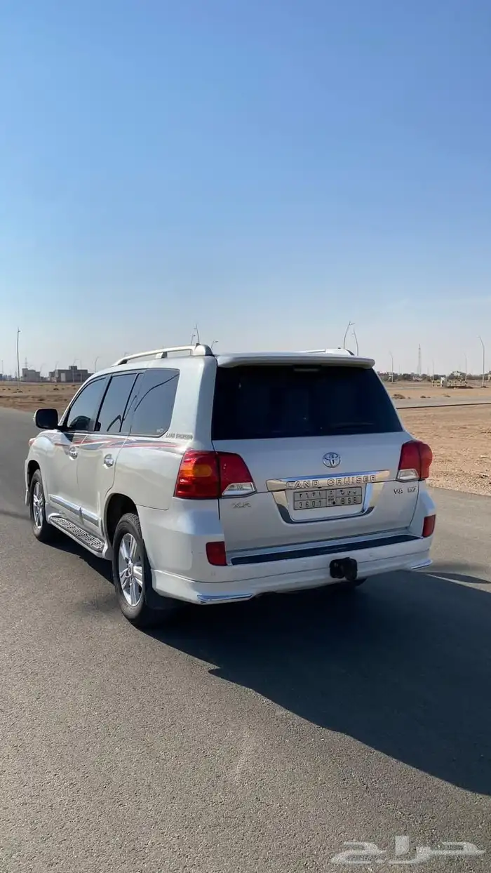 لاندكروزر في اكس ار موديل 2015 3