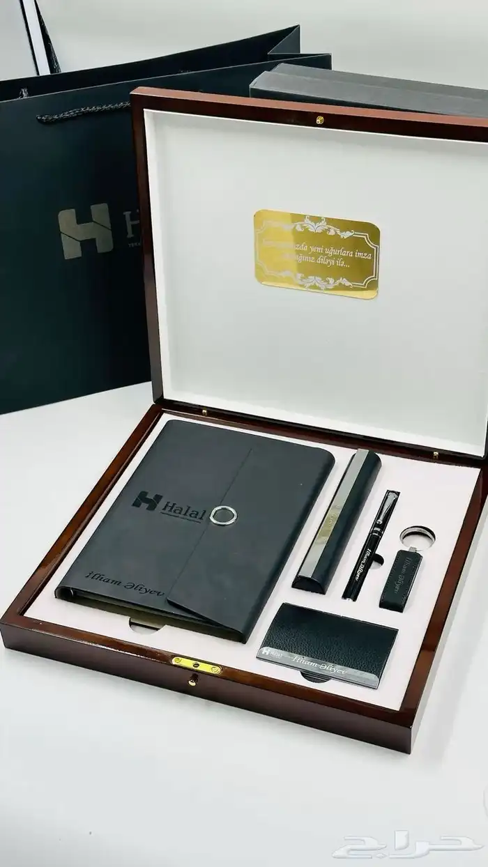 تفصيل دروع وهدايا تكريم فاخرة بأسعار المصنع تنفيذ حسب الطلب 23