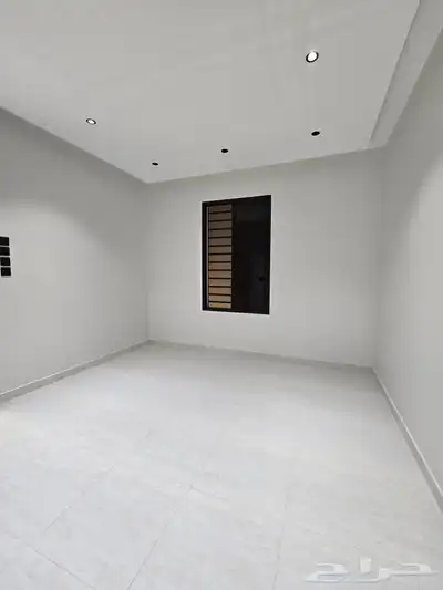 للبيع روف علوى مع ملحق مدخل مستقل 8غرف تشطيب VIP بأحد رفيده index