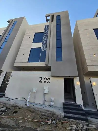 للبيع أدوار ارضيه 6غرفVIPحي حسام غرب الخميس وسط جميع الخدمات index