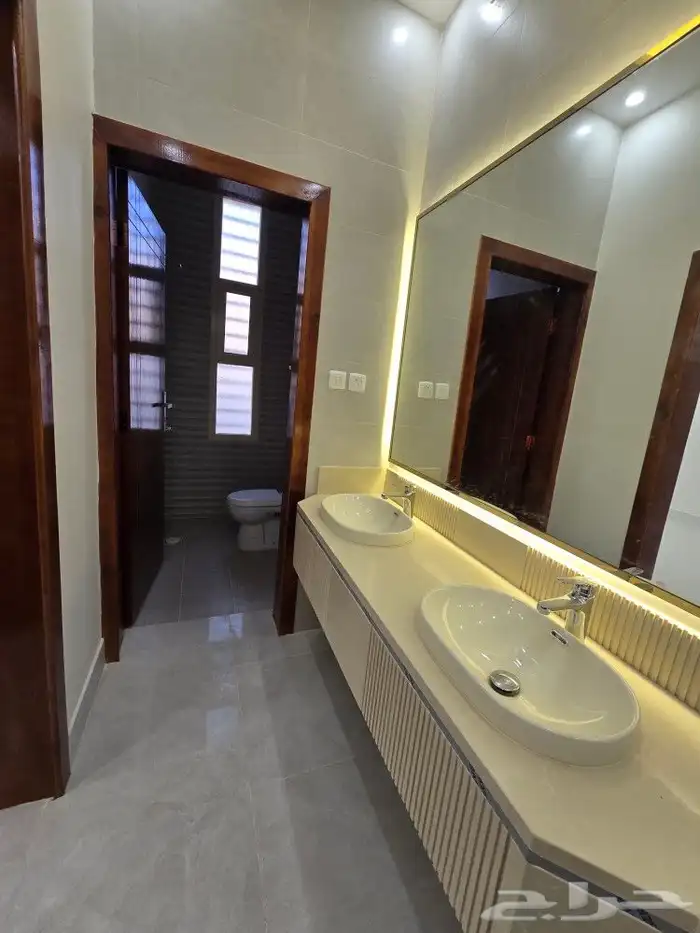 للبيع روف علوى مع ملحق مدخل مستقل ومصعدراكب650 ألف بأحدرفيده 10