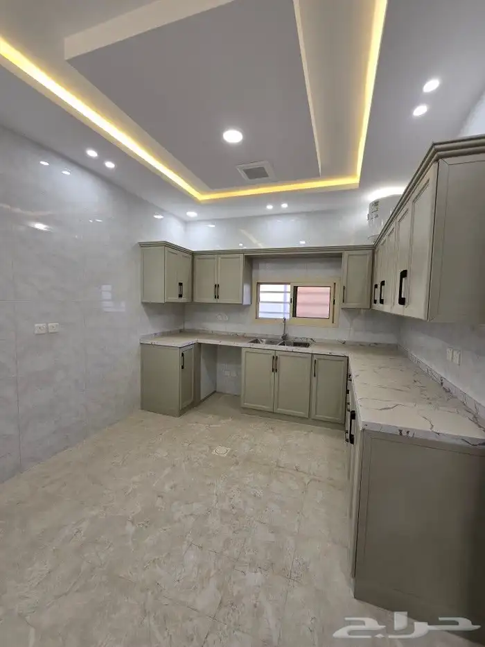 للبيع روف علوى مع ملحق مدخل مستقل ومصعدراكب650 ألف بأحدرفيده 15