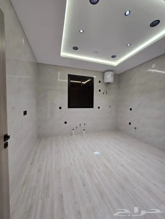 للبيع روف علوى مع ملحق مدخل مستقل 8غرف تشطيب VIP بأحد رفيده 11