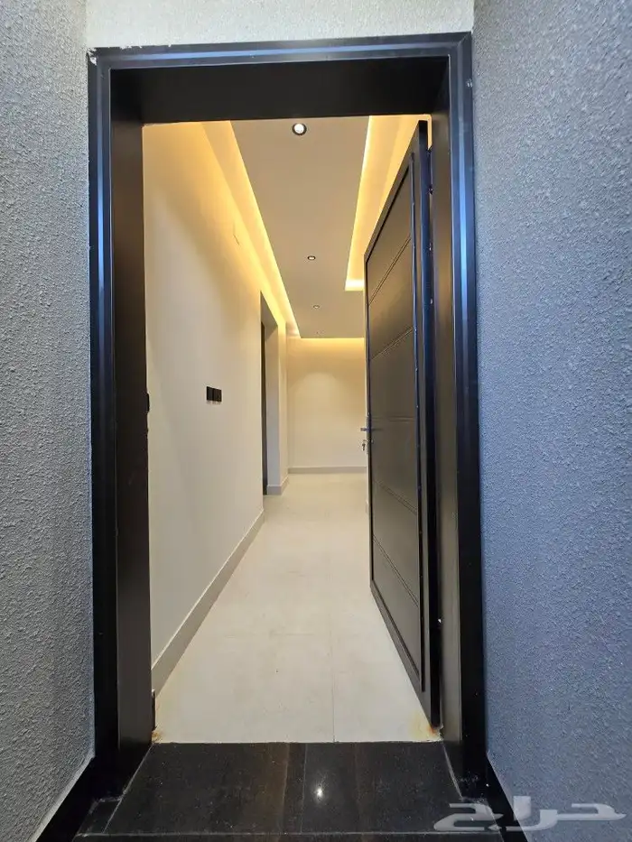 للبيع أدوار ارضيه 6غرفVIPحي حسام غرب الخميس وسط جميع الخدمات 7