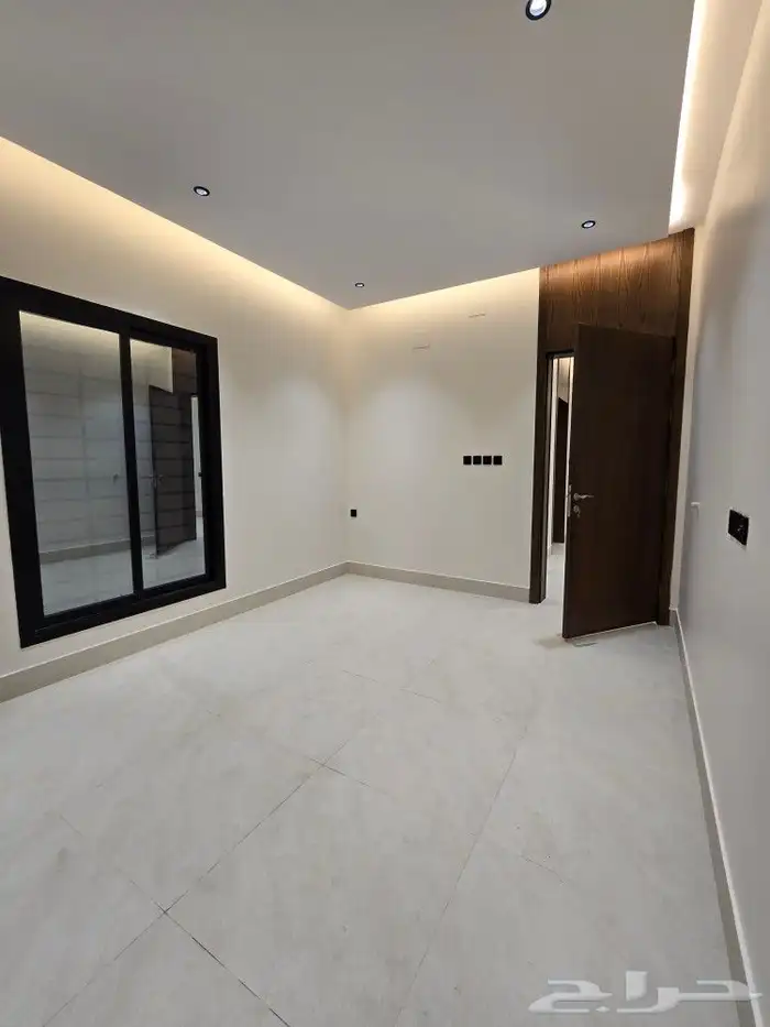 للبيع أدوار ارضيه 6غرفVIPحي حسام غرب الخميس وسط جميع الخدمات 11