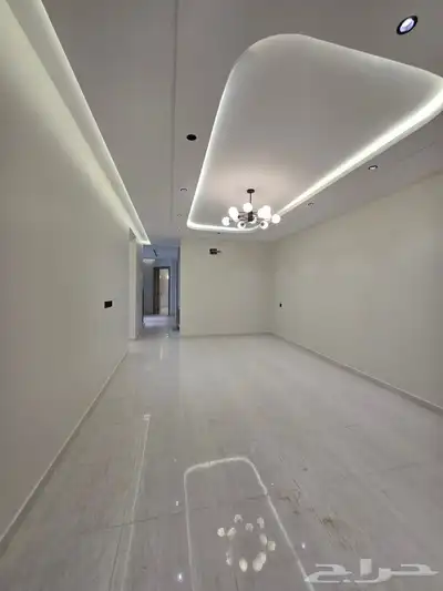 للبيع روف علوى مع ملحق مدخل مستقل 8غرف تشطيب VIP بأحد رفيده index