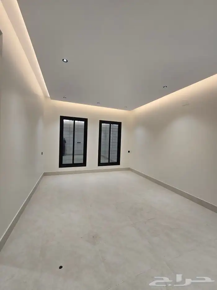 للبيع أدوار ارضيه 6غرفVIPحي حسام غرب الخميس وسط جميع الخدمات 8