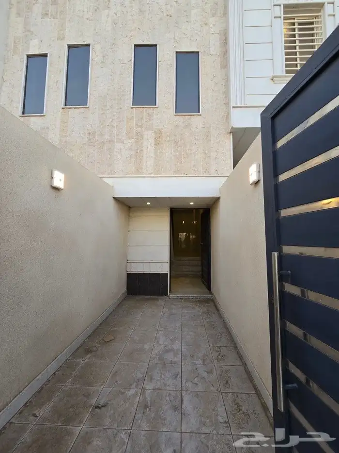 للبيع روف علوى مع ملحق مدخل مستقل ومصعدراكب650 ألف بأحدرفيده 3