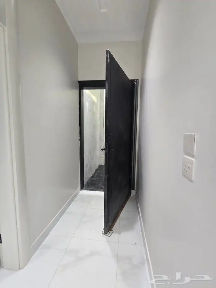 للبيع دور علوي مدخل مستقل ومصعدشغال جاهز 600 ألف أنهاالمحاله 9