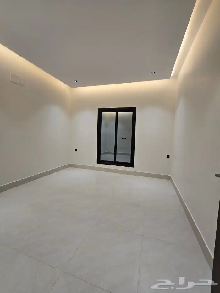 للبيع أدوار ارضيه 6غرفVIPحي حسام غرب الخميس وسط جميع الخدمات 20