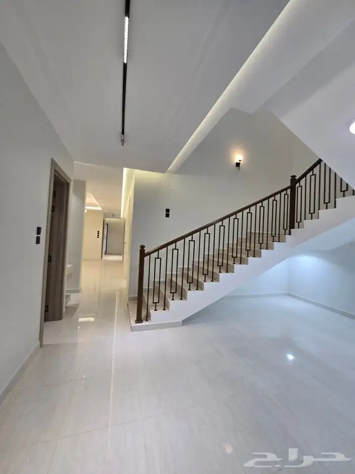 للبيع روف علوى مع ملحق مدخل مستقل 8غرف تشطيب VIP بأحد رفيده 19