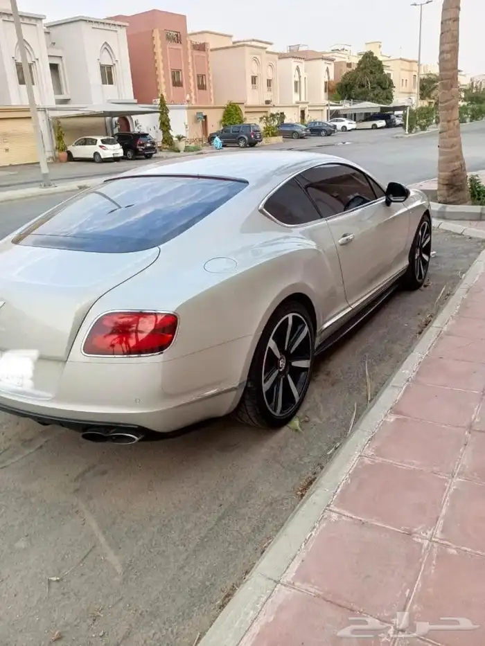 بنتلي gtكونتيننتال 2015 8v. 1