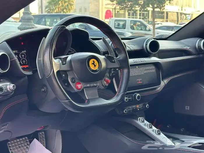 فيراري بورتوفينو 2018 5