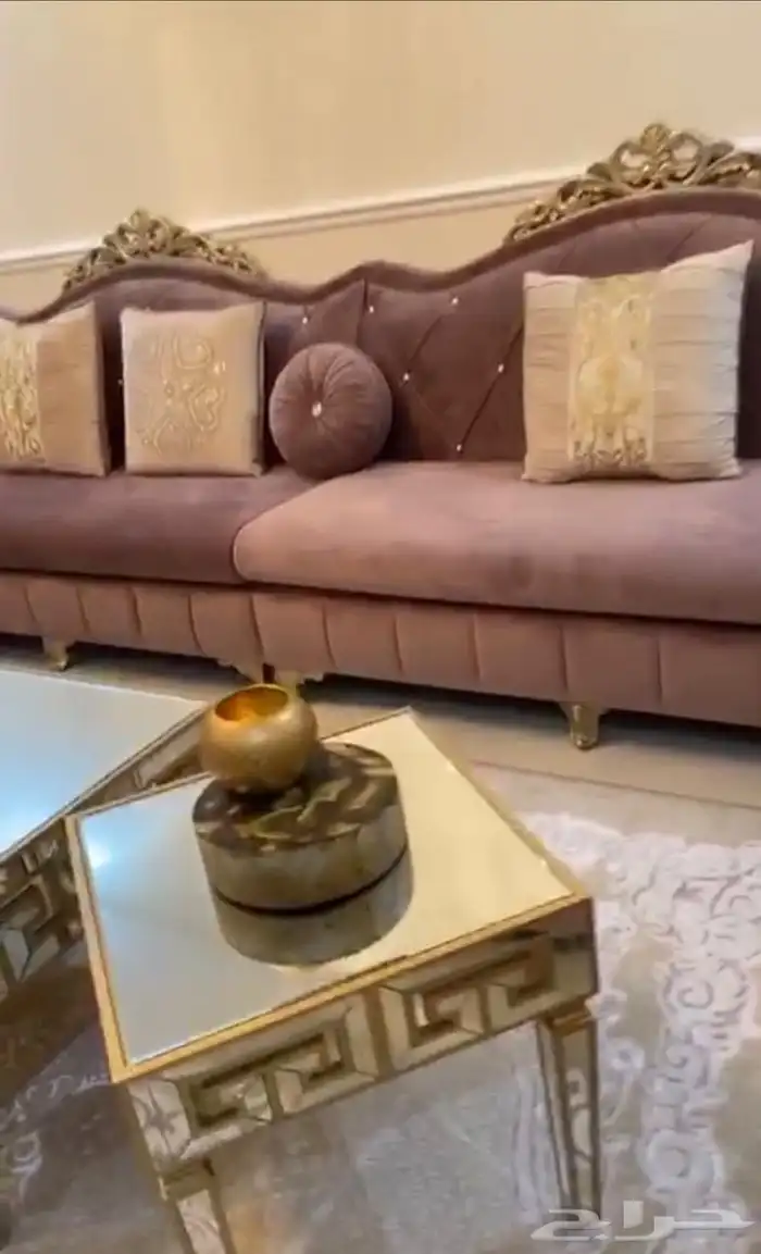 كنب مع الستارة للبيع نظيف 0