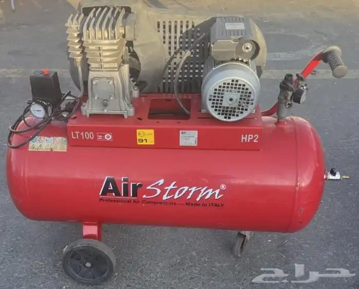 كمبروثر هواء إيطالي بحالة الجديد 100 لت 4