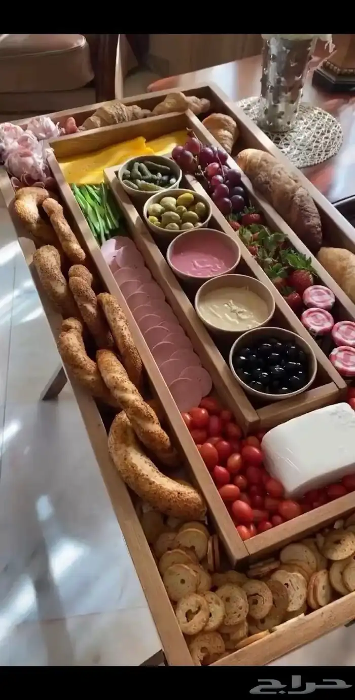 طاوله للتقديم الفطور أو الشبسات أو الفواكه اللي ودك 1