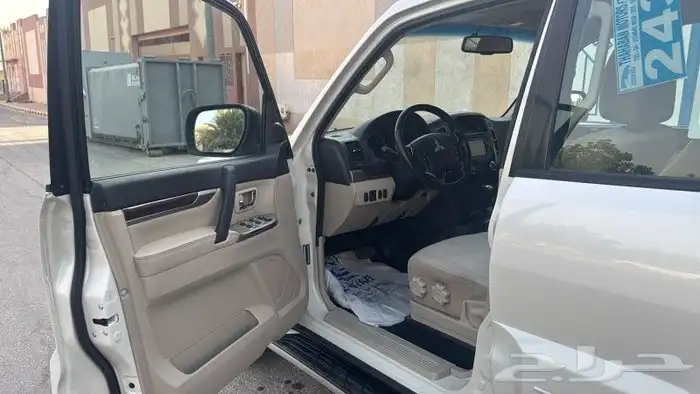 باجيرو 2017 ماشي 82الف فقط 10