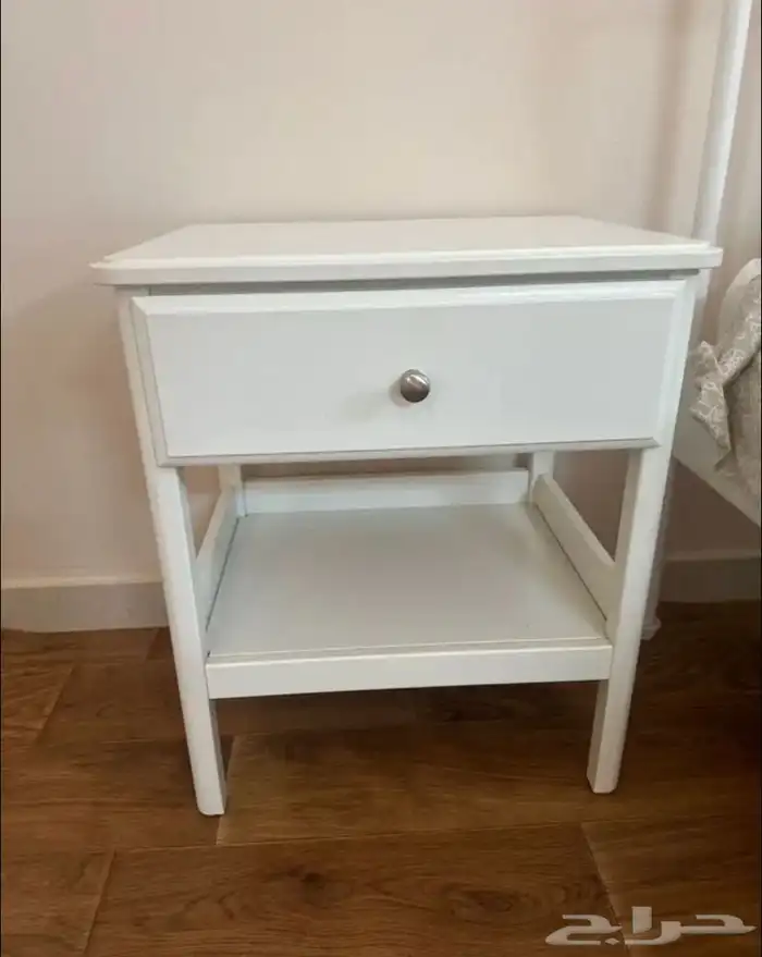 طاوله سرير من ايكيا 0