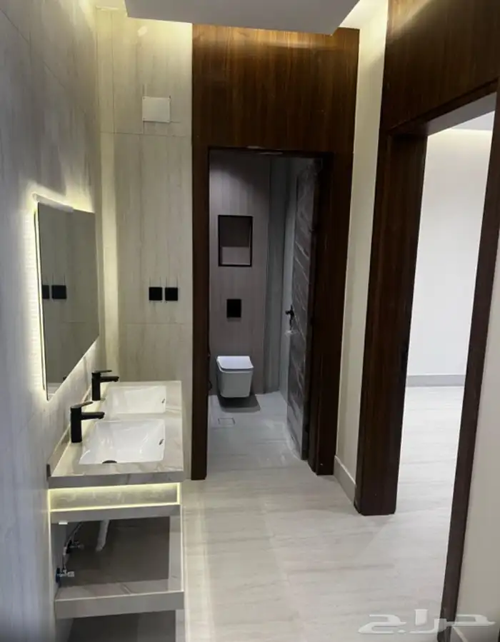 للبيع دور جديد في حي العزيزية 8