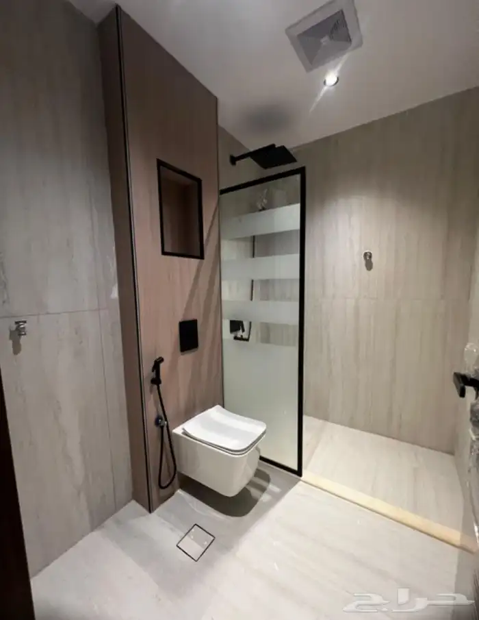 للبيع دور جديد في حي العزيزية 9