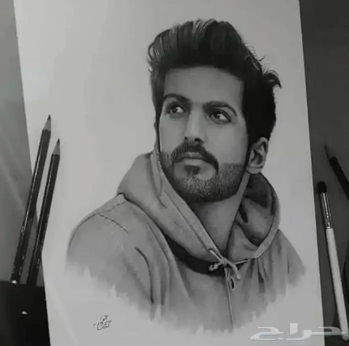 رسام شخصيات رسم يدوي 9